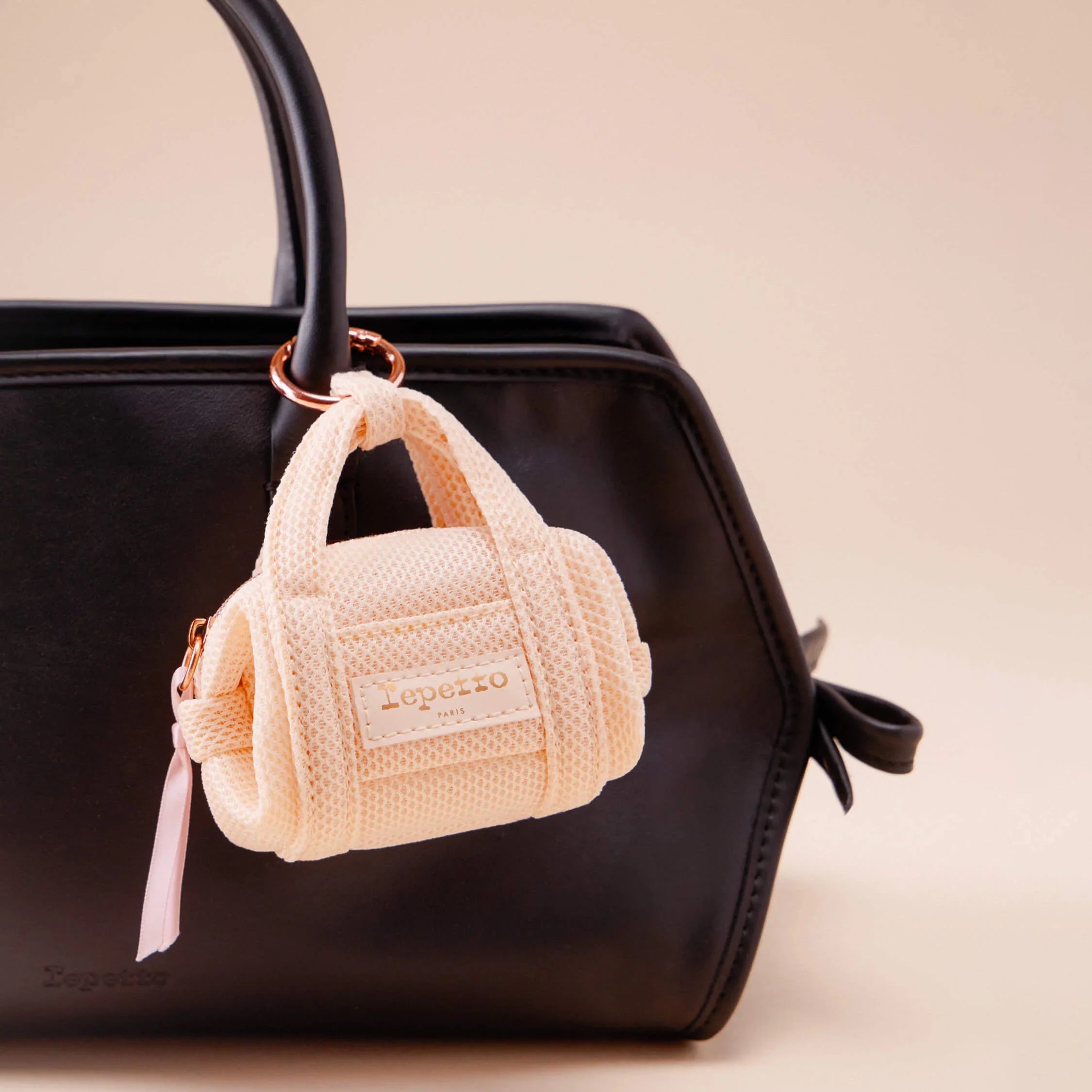 Duffle-style keychain